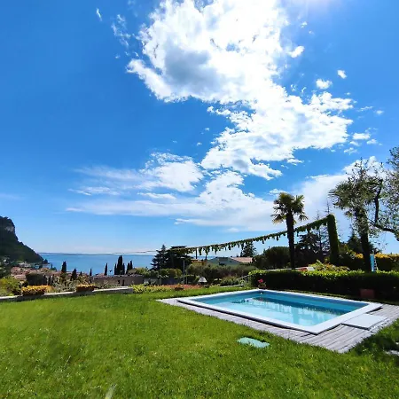 Nest With Pool And View 度假居