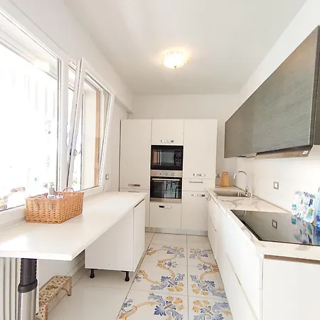Nest With Pool And View * 加尔达