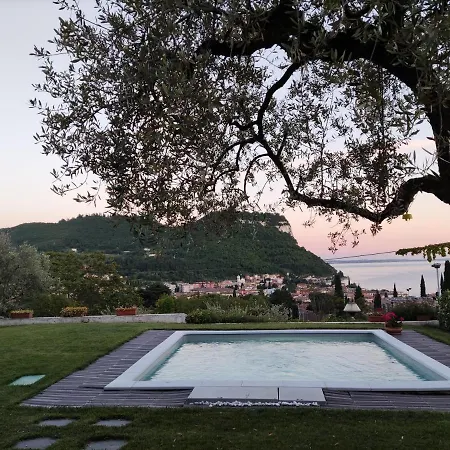 Nest With Pool And View 度假居 *