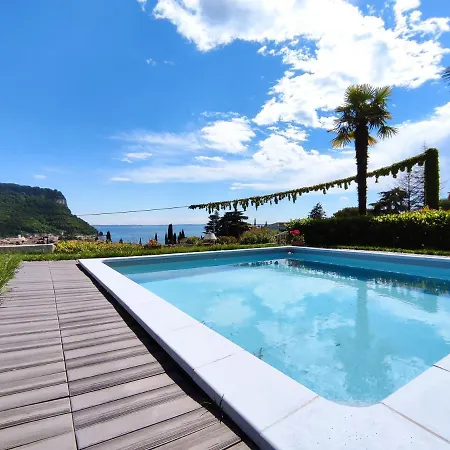 度假居 Nest With Pool And View