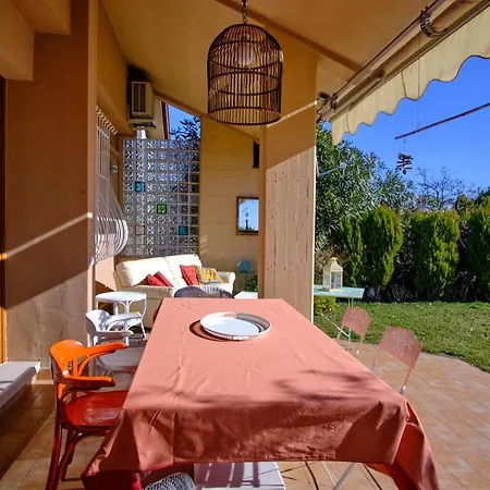 Nest With Pool And View 度假居 加尔达
