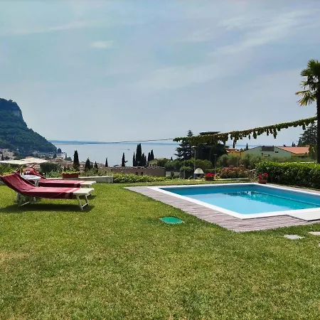 Сasa de vacaciones Nest With Pool And View *